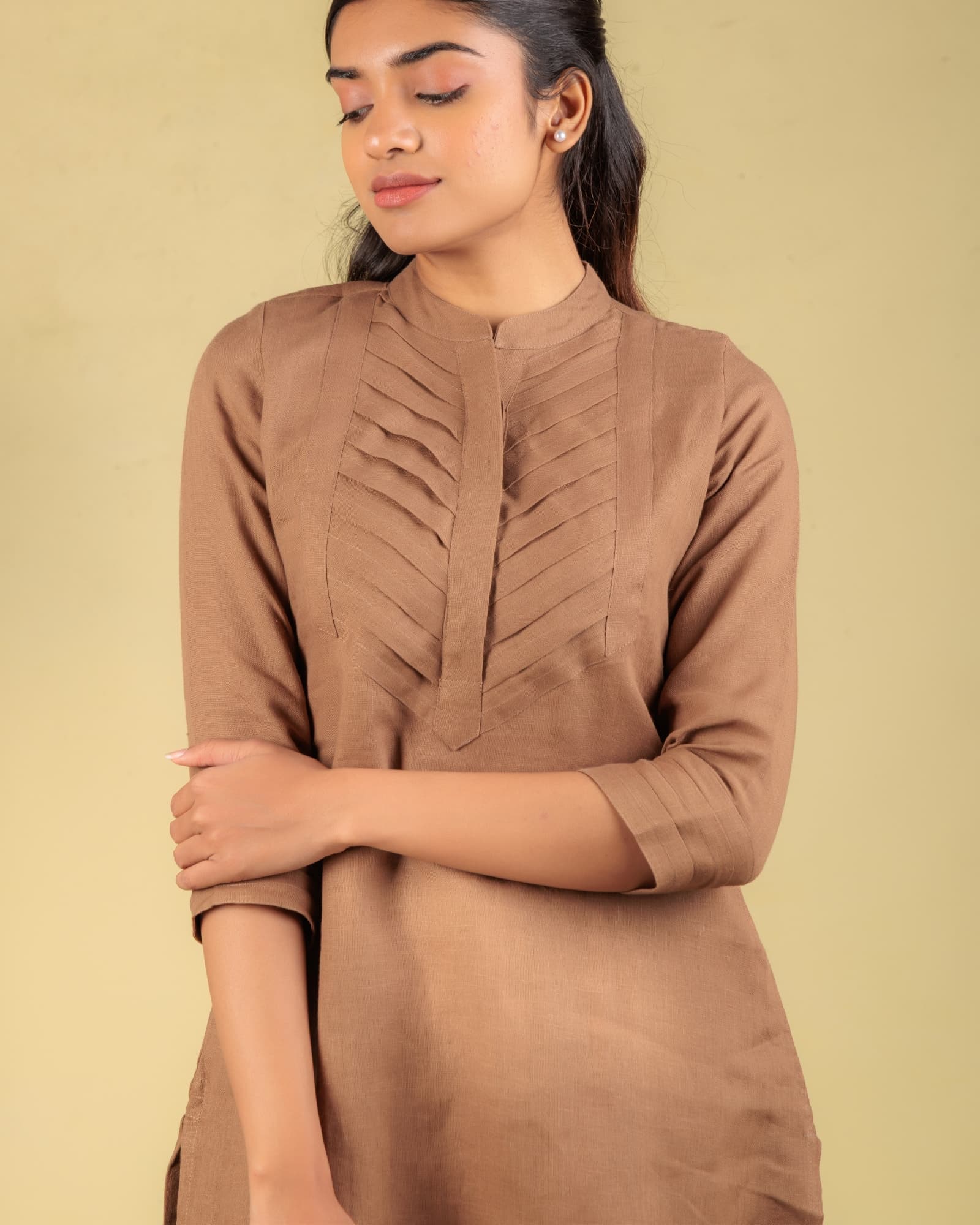 Oak Pleated Kurta view 5